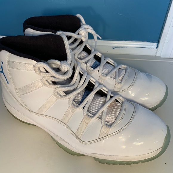 Jordan 11 - Picture 2 of 8
